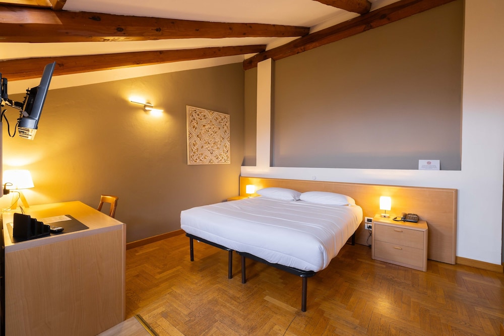 La Ferté Restaurant And Suites 11/50