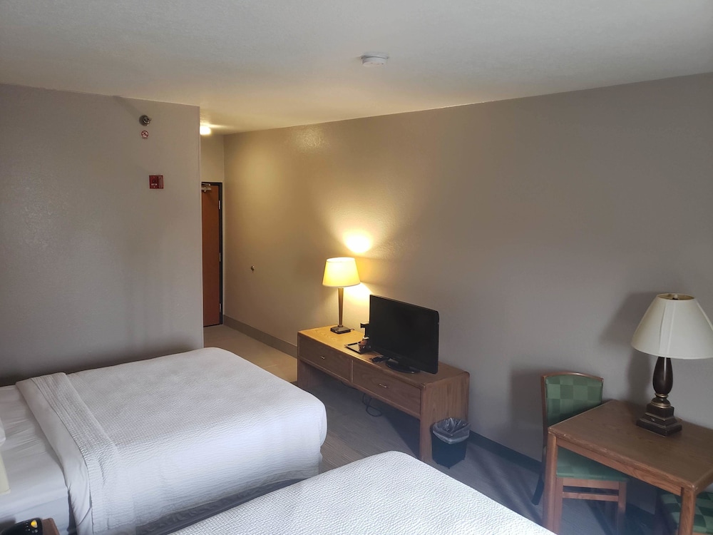 Country Inn & Suites by Radisson, Fairview Heights, IL 11/39