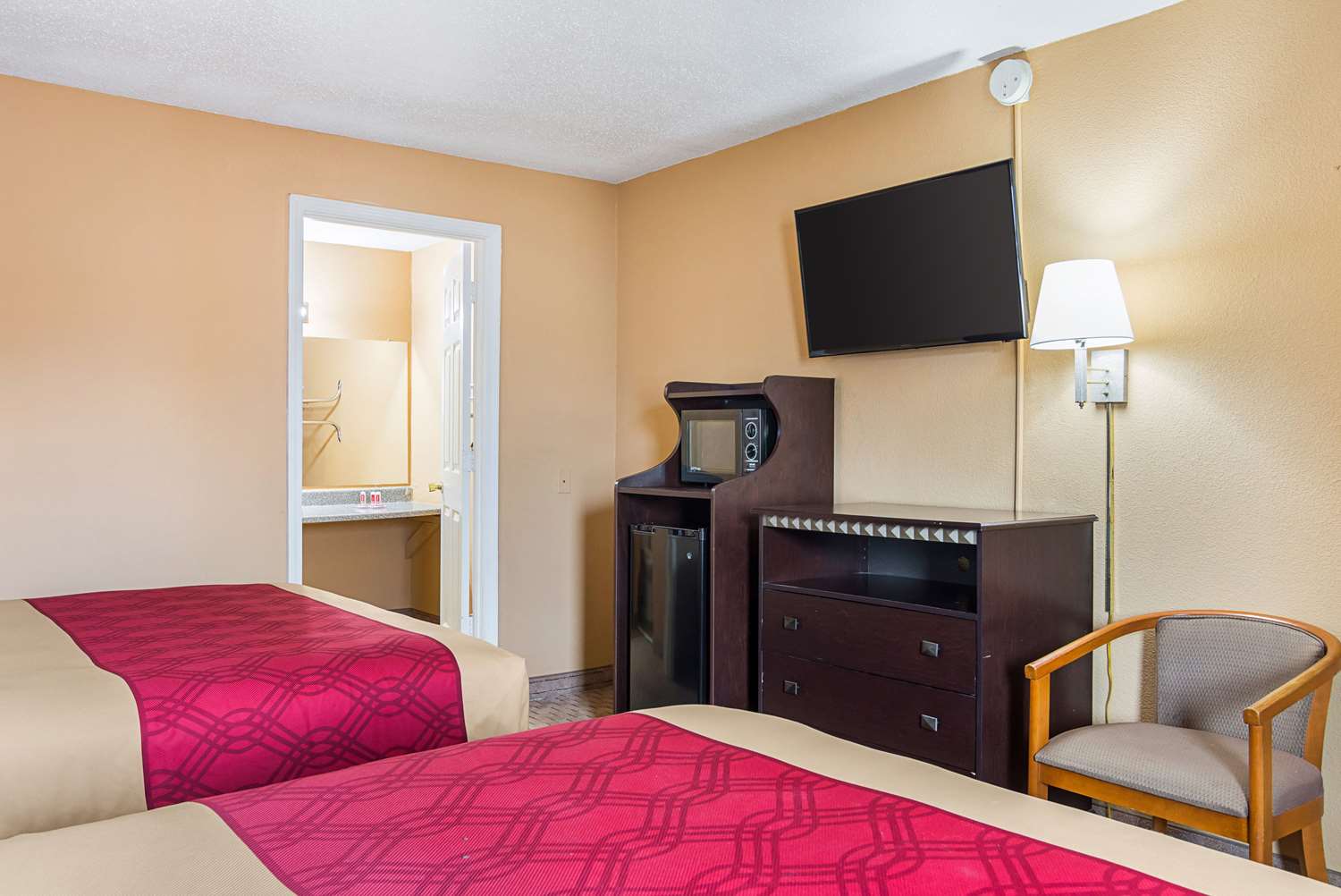 Econo Lodge Jacksonville near Little Rock Air Force Base 33/38
