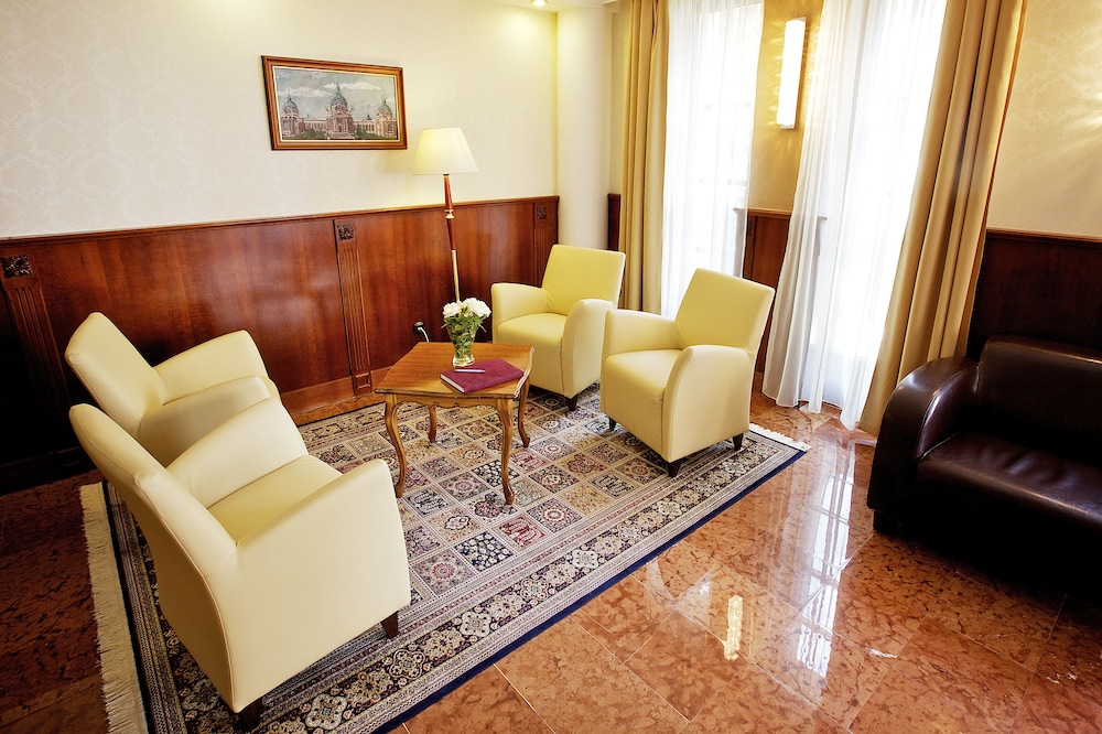 Gold Hotel Budapest 47/68