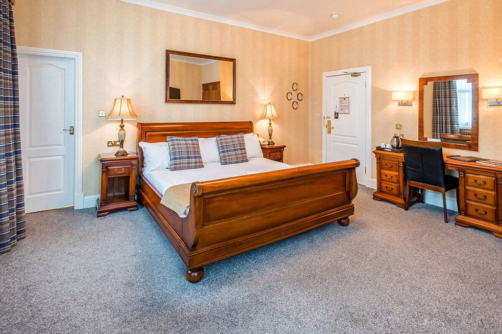 EXECUTIVE, DOUBLE BED