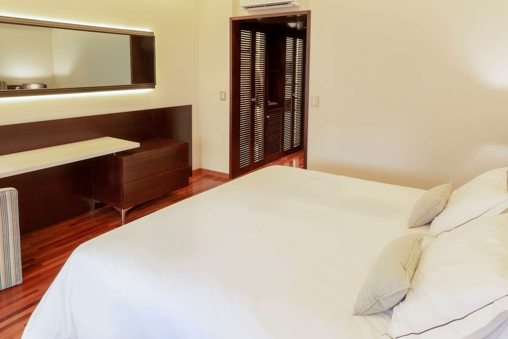 غرفة سوبيريور بسرير كينج، Esplendor By Wyndham Buenos Aires Tango 2/5