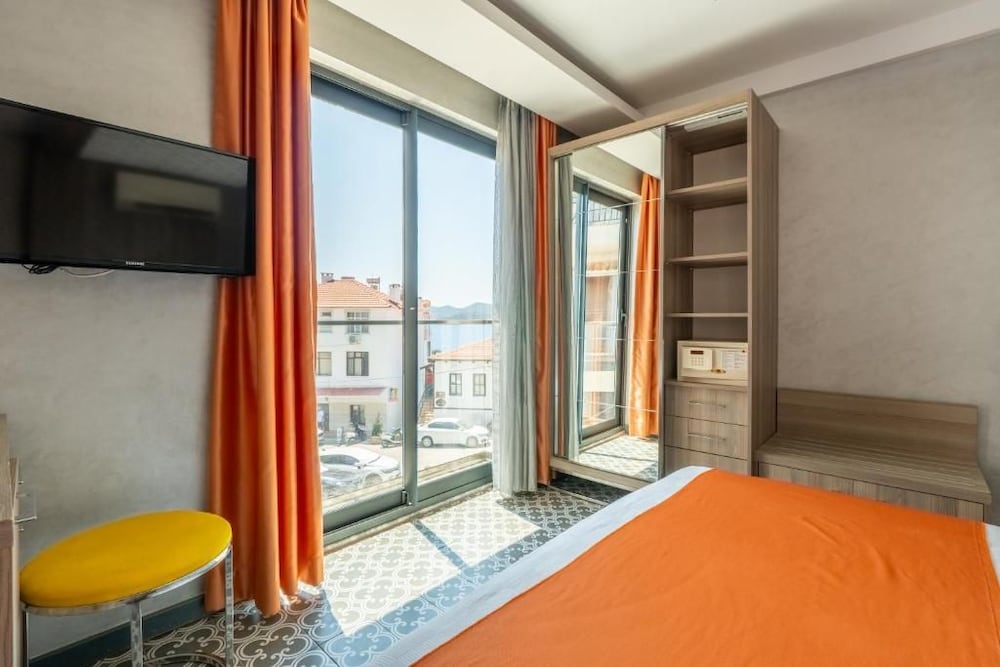 Erdem City Hotel 50/50