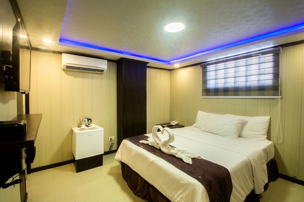 Diamond Water Edge Resort 23/49