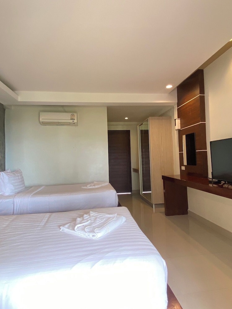 Sunset Beach Villas 27/50