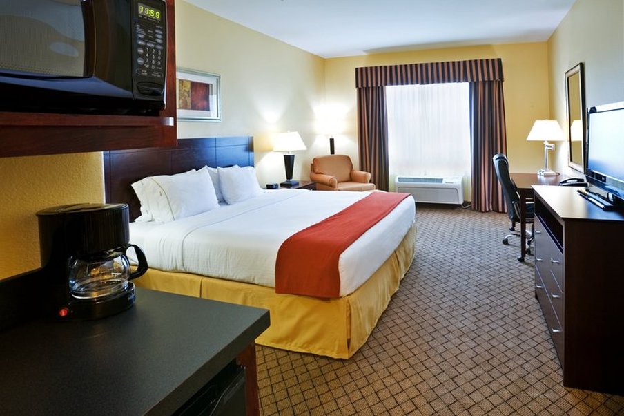 Holiday Inn Express Suites New Boston 16/51