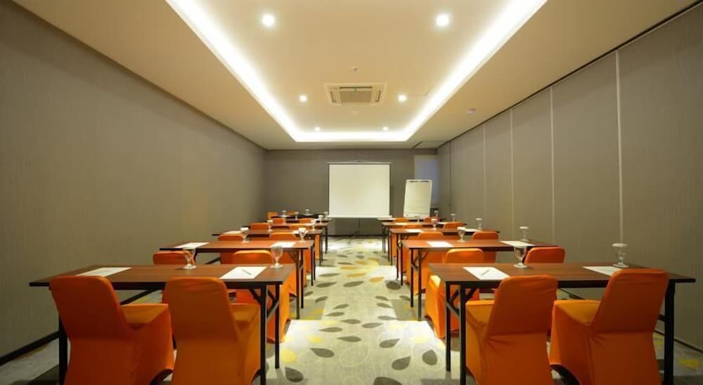 J Hotel Bandara Soekarno Hatta 24/26