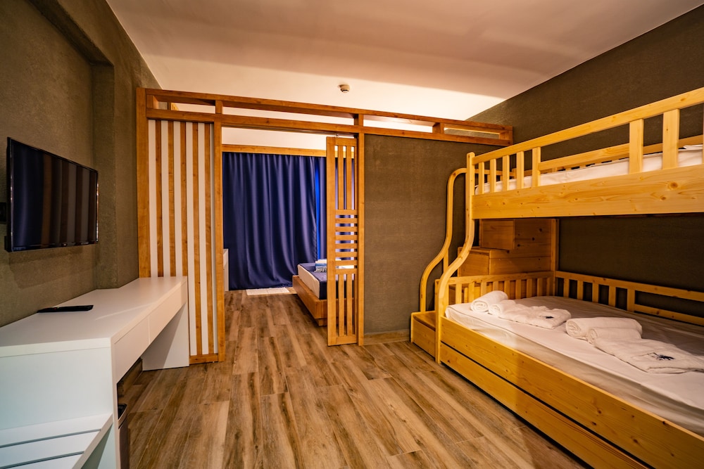 L HOTEL SARIGERME 14/48