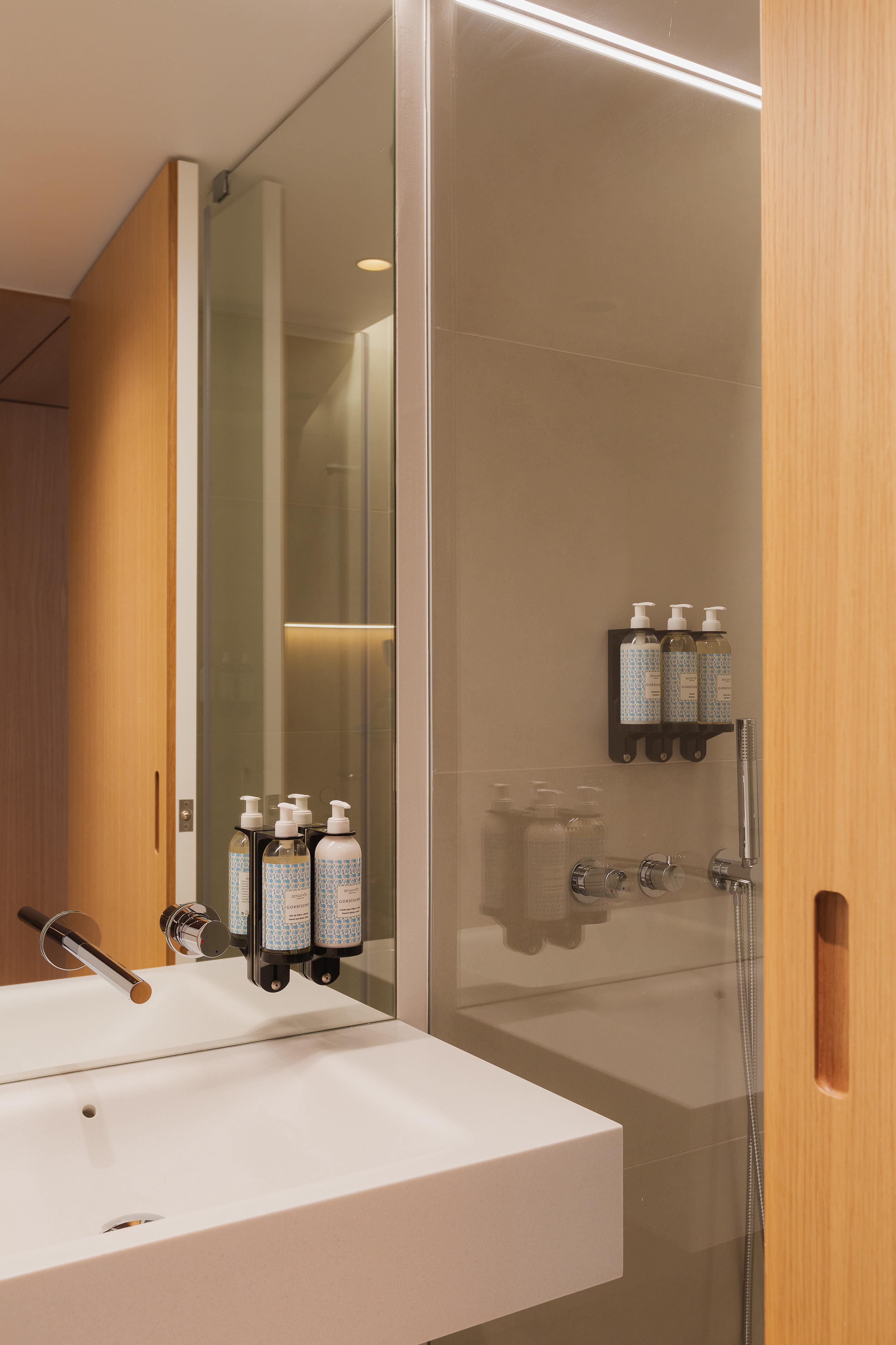 Double room De Luxe City View، Lumen Hotel and The Lisbon Light Show 6/6