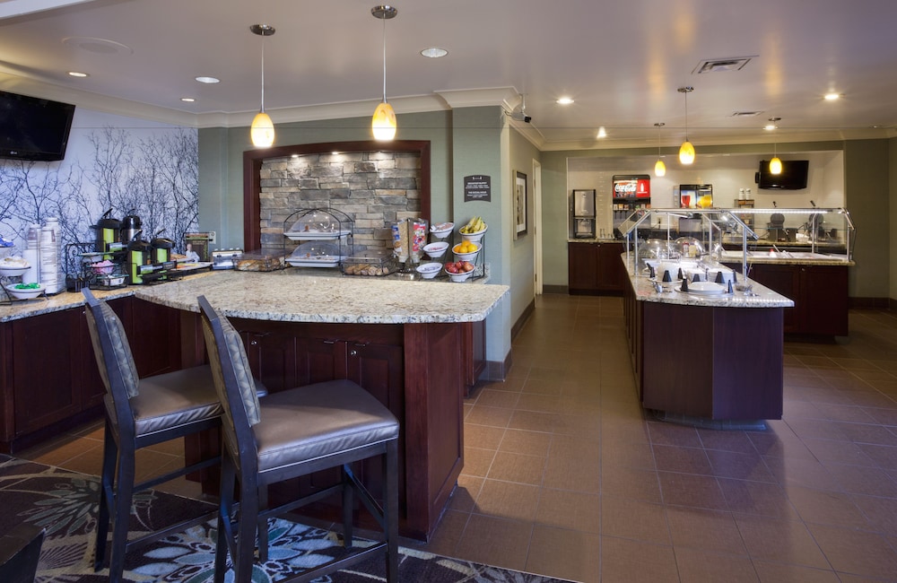 Candlewood Suites Eagan Arpt South - Mall Area, an IHG Hotel 58/68