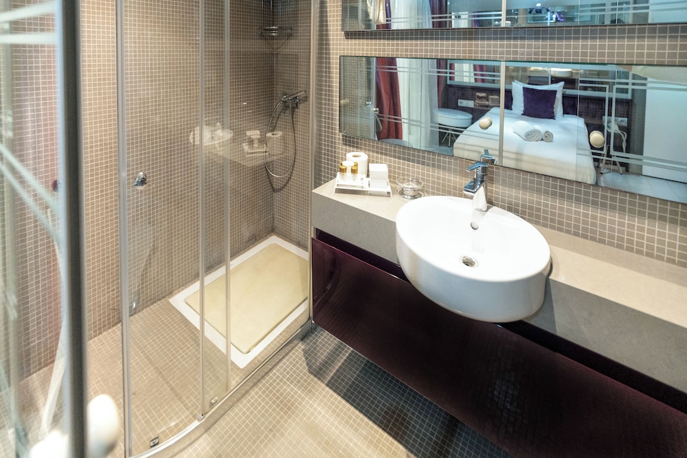 Golden Pearl Boutique Hotel - Adults Only 60/66