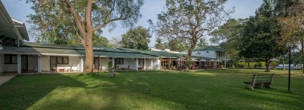 The Lakeside Hotel At Nuwarawewa 37/50