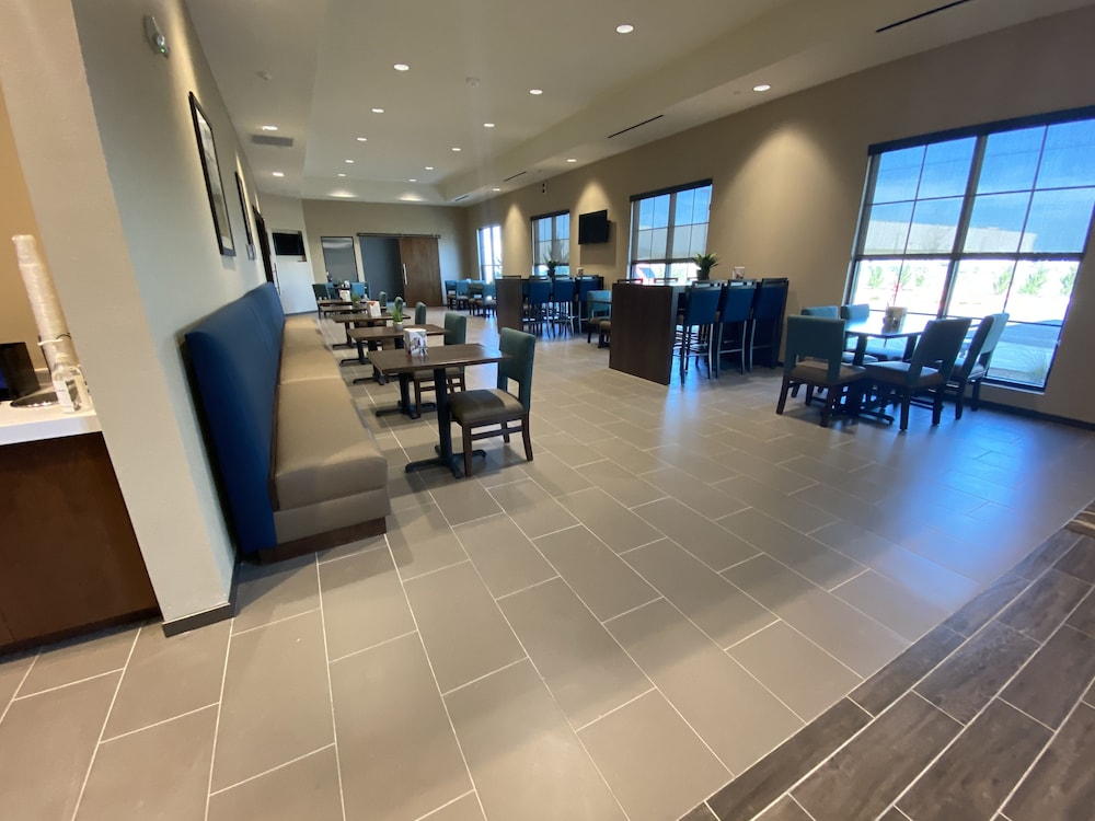 Comfort Suites Midland West 21/24