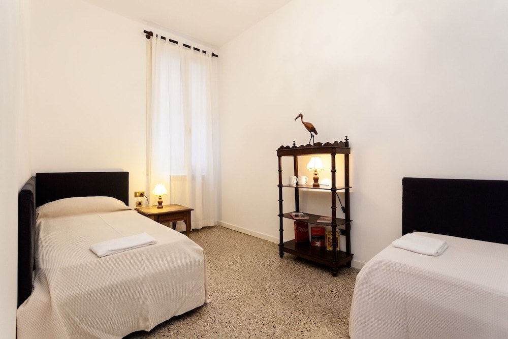 Venice Prince Apartments 10/50