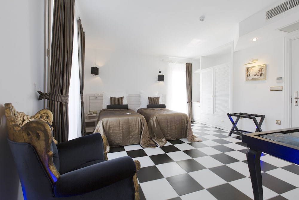 Cella Boutique Hotel 36/44