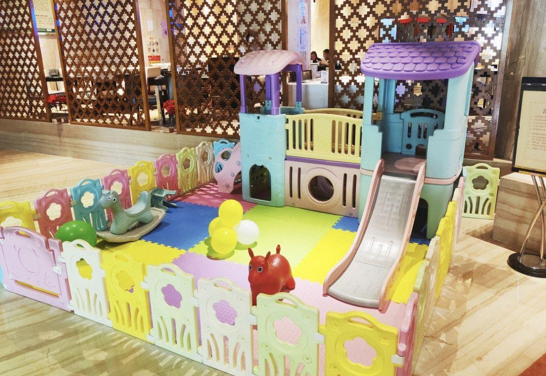 Guolong Hotel 26/33