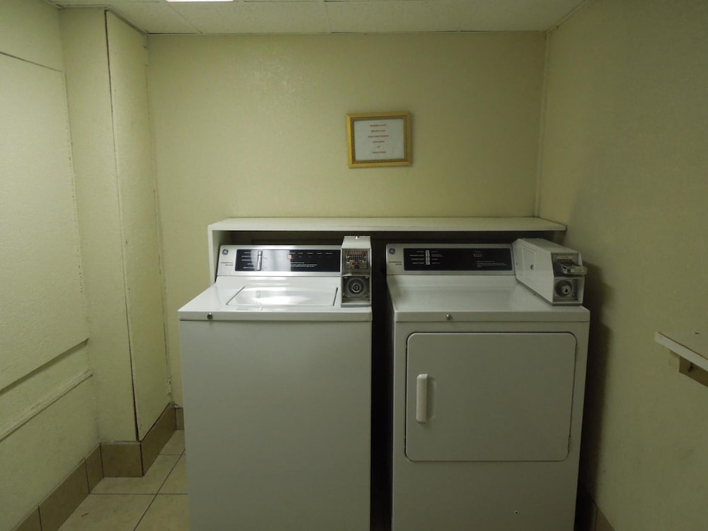 Motel6 Philadelphia, PA - Northeast 30/67