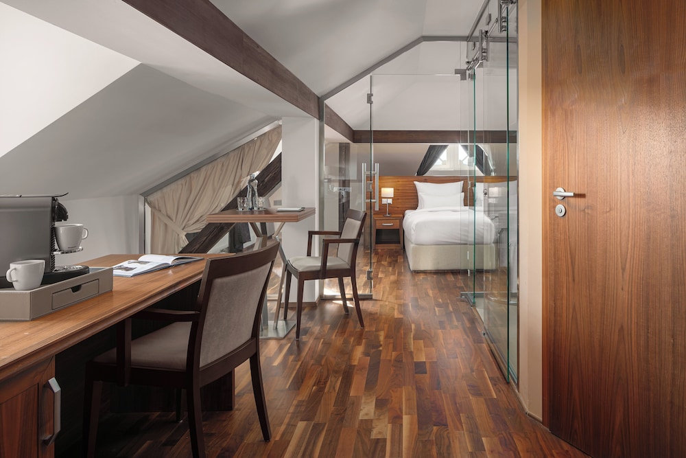 Kur Hotel Harvey 39/49