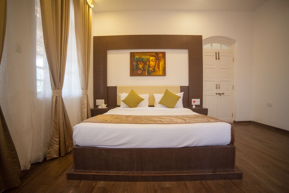 Regenta Place Green Leaf Mahabaleshwar 6/37