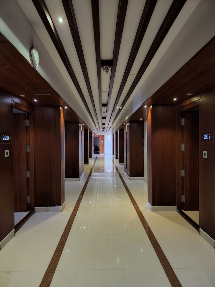 Hotel Preethi International 4/50