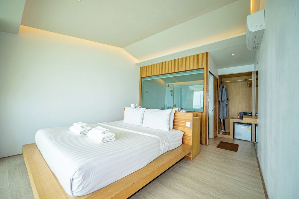 Sangthian Beach Resort 10/60
