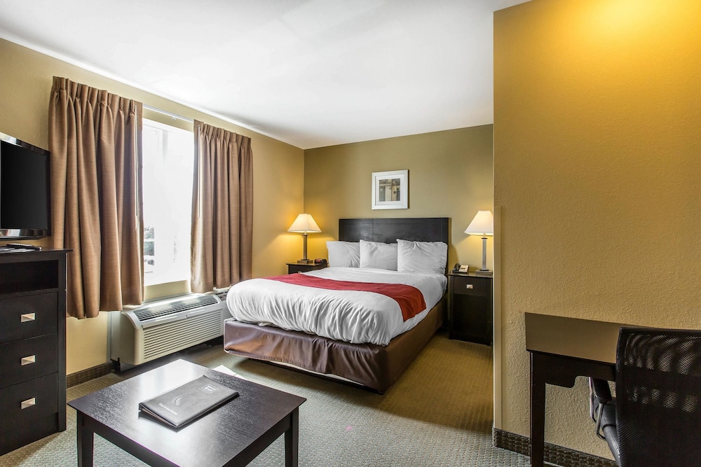 Mainstay Suites Camp Lejeune 5/38