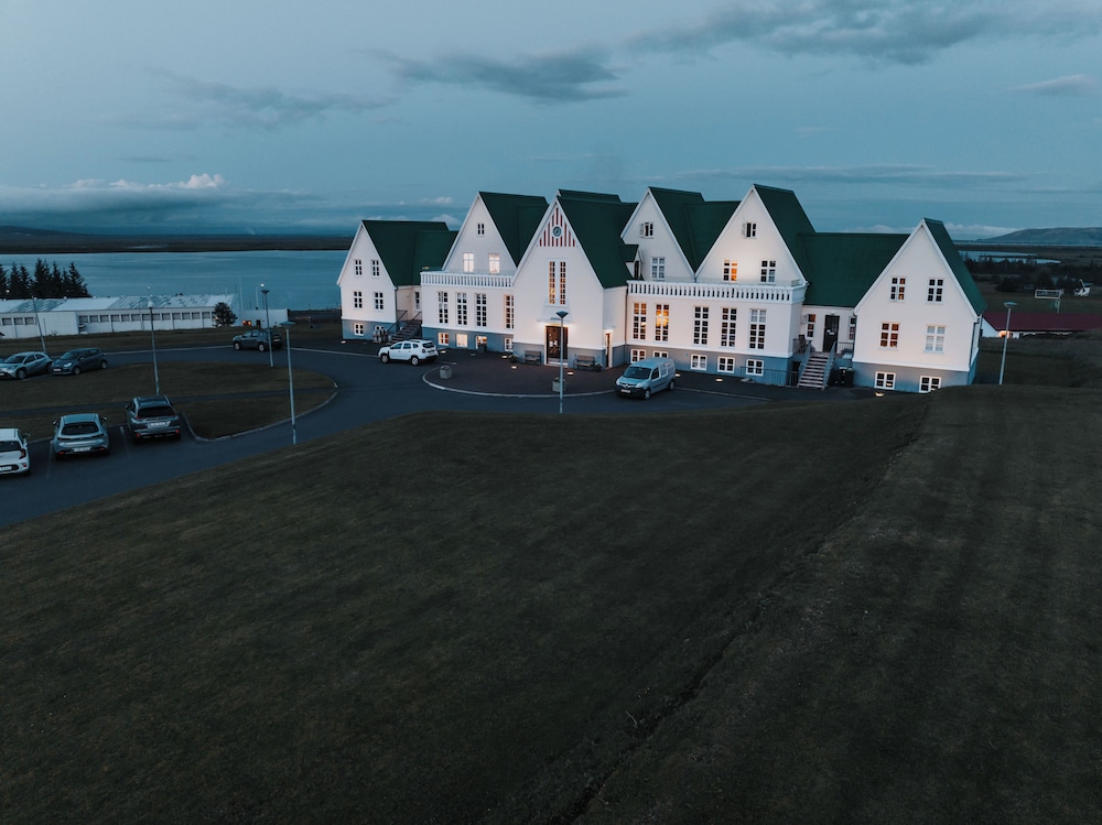 Heradsskolinn Historic Guesthouse 2/50
