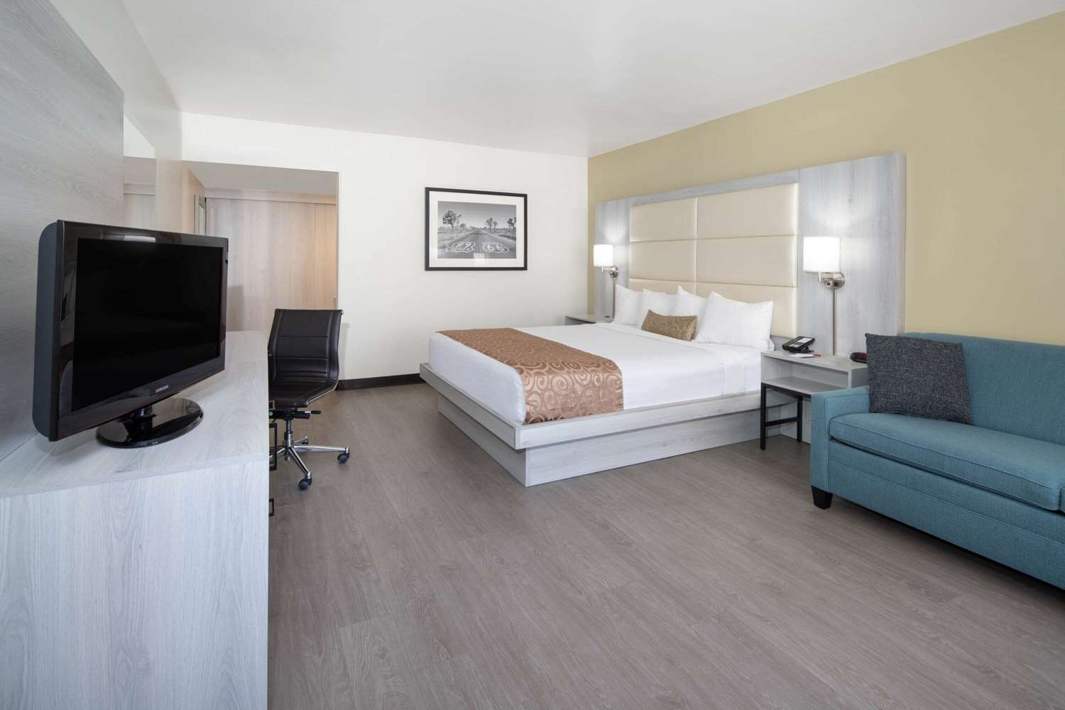 Ramada by Wyndham Burbank Airport 26/51