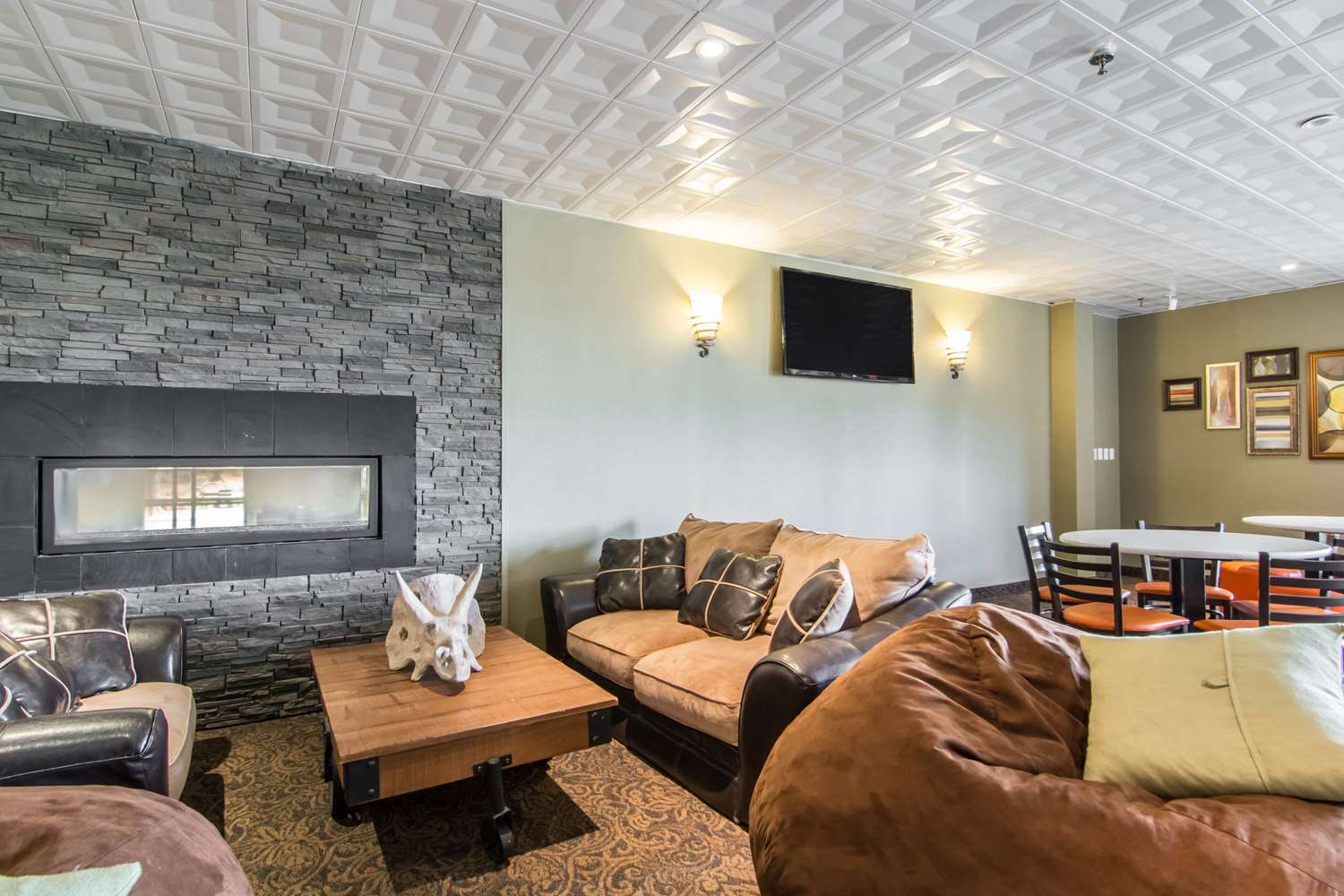Quality Hotel Drumheller 24/40