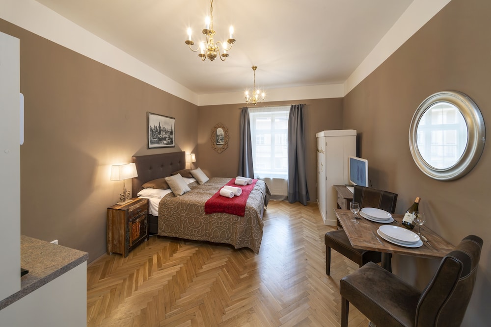 Old Town Aparthotel Michalska 58/75