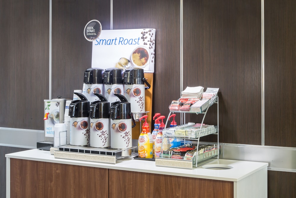 Holiday Inn Express Hotel Suites Oxford 38/46