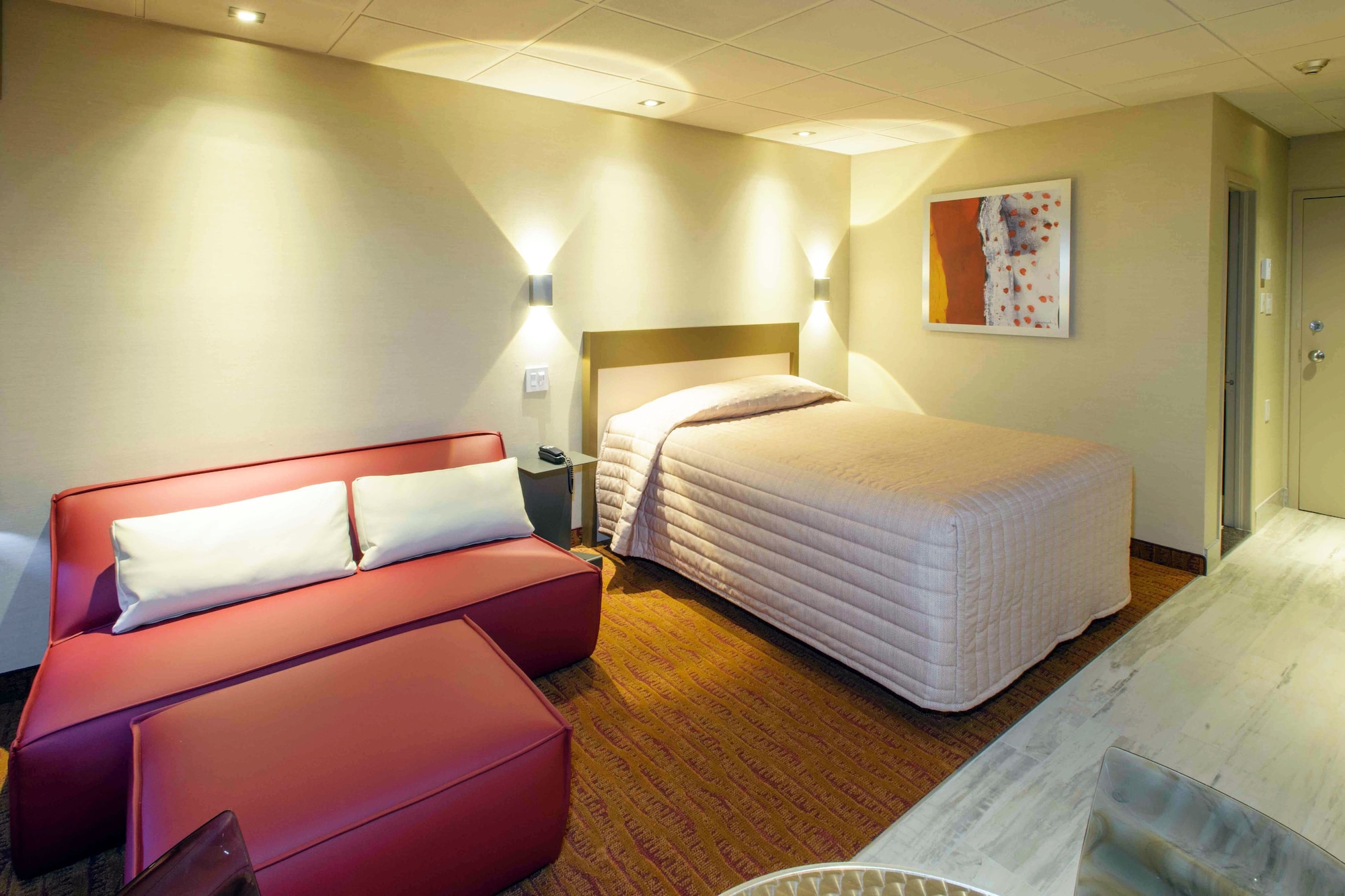 STANDARD, QUEEN BED