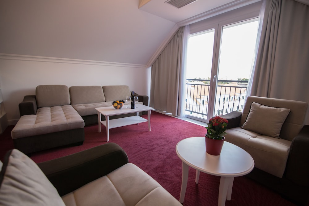 Central Park Hotel Trebinje 11/25