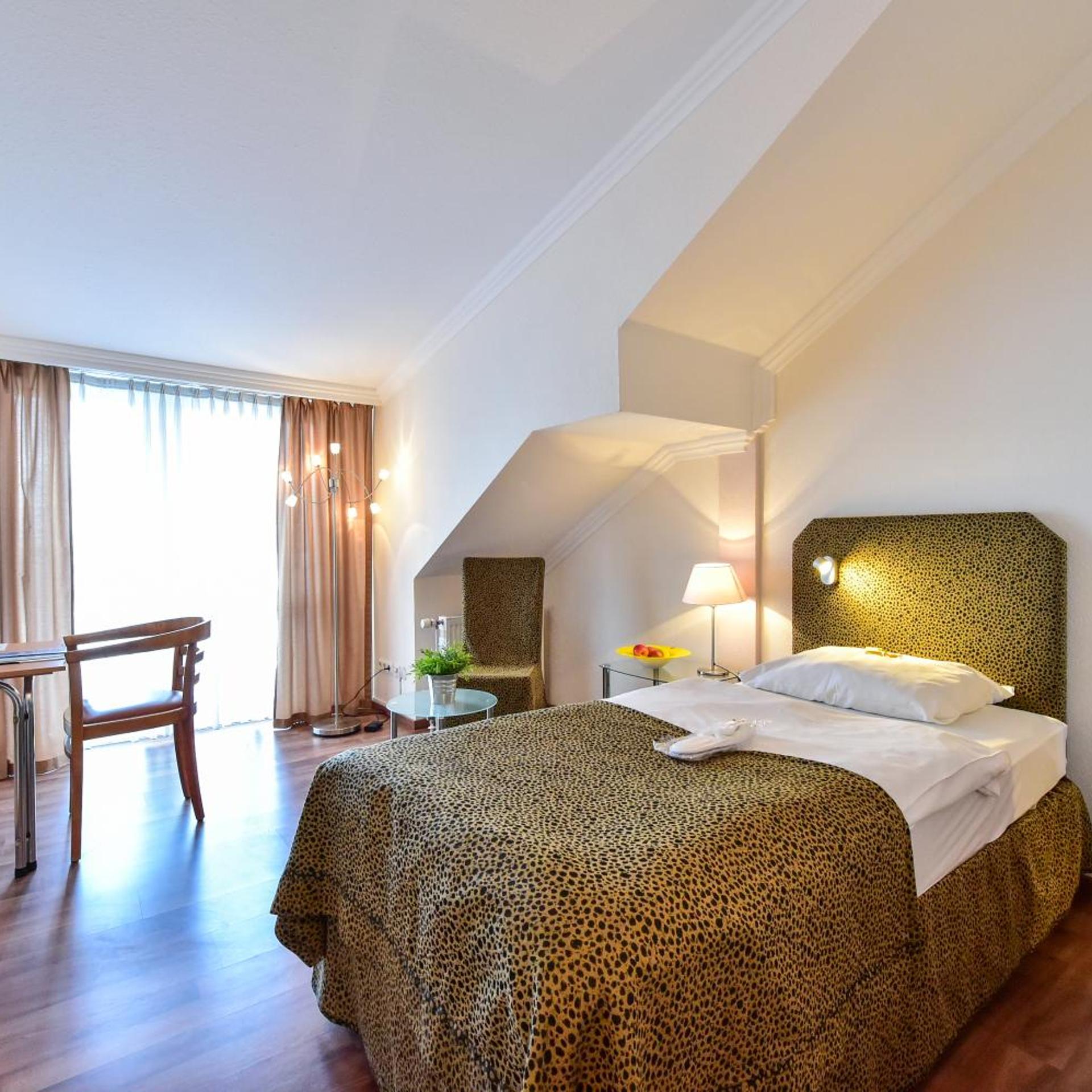 غرفة مفردة، STADT HOTEL Iserlohn 4/6