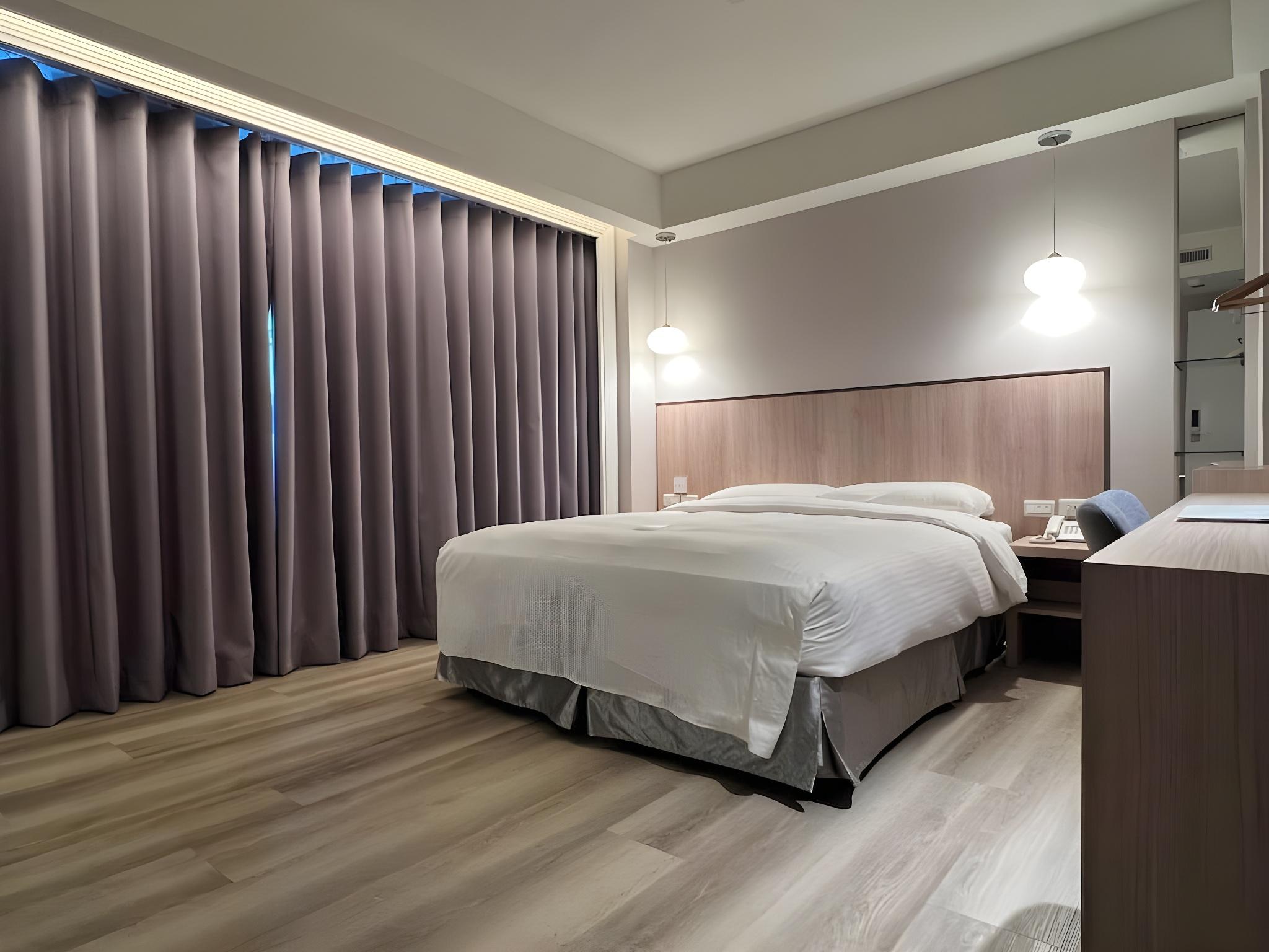 Superior, King Bed