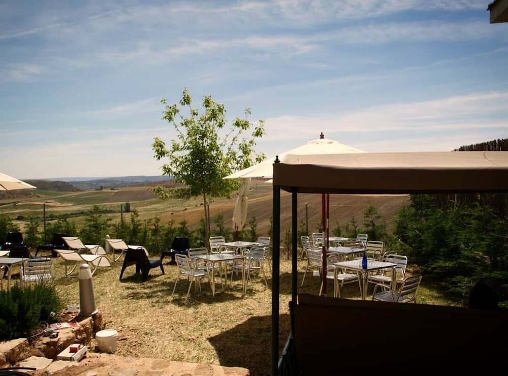 Hotel Convento Santa Ana 23/27
