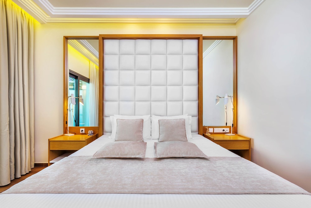 Porto Marine Hotel 32/64