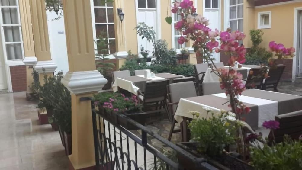 Antikhan Hotel 34/49