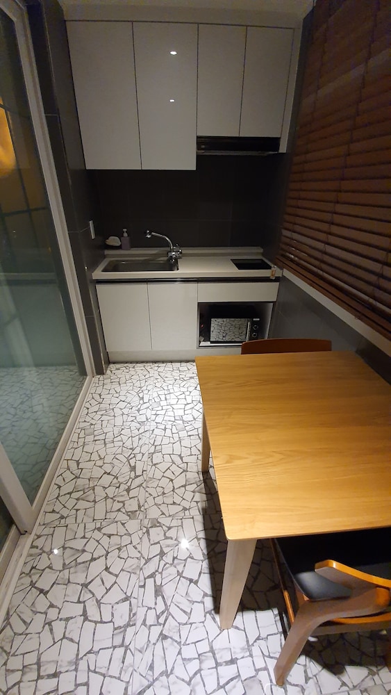 West In Hotel 39/50