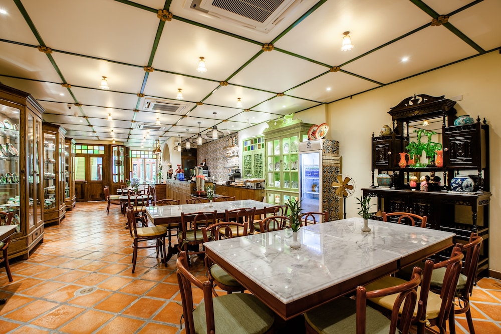 WOO Gallery & Boutique hotel 35/42