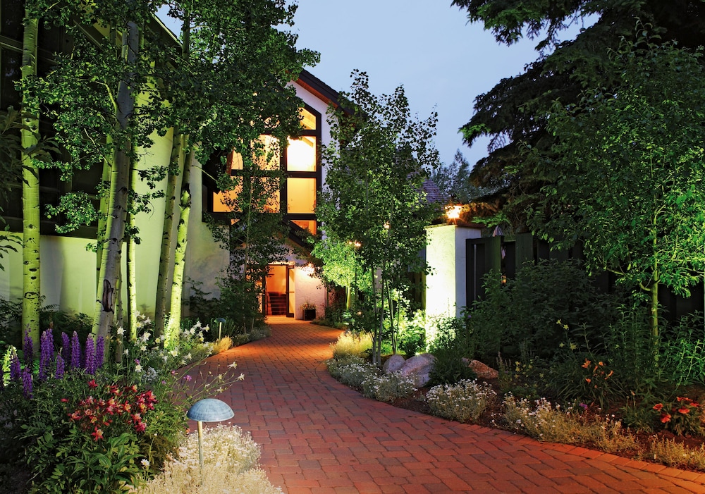 Vail Racquet Club Townhomes & Condominiums detail