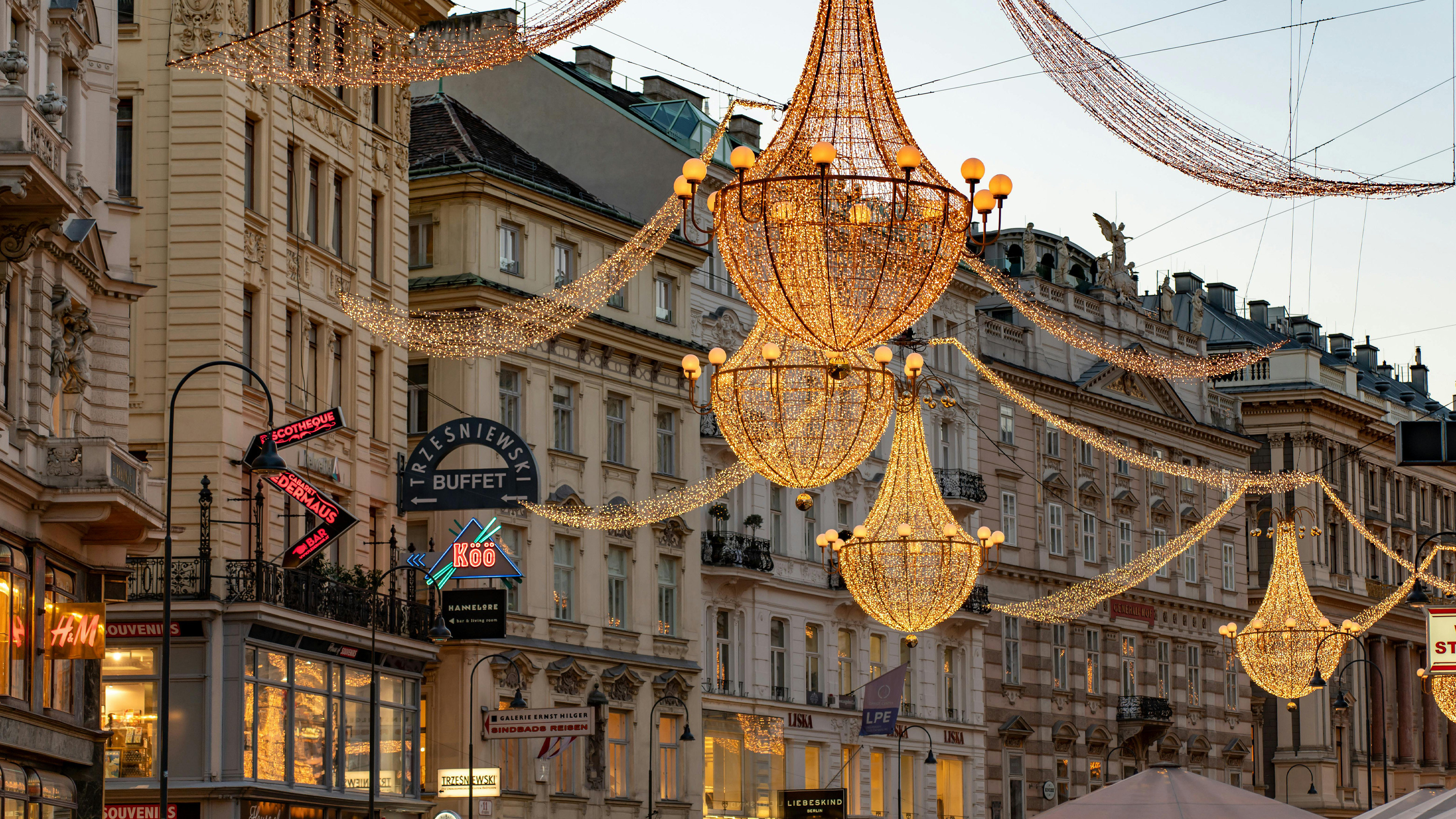 Ruby Marie Hotel Vienna 8/80