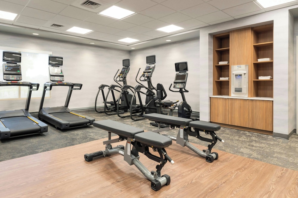 Fairfield Inn and Suites Jacksonville Beach 27/54