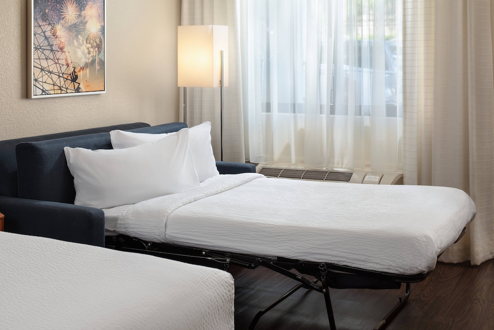 ROOM, KING BED, ACCESSIBLE