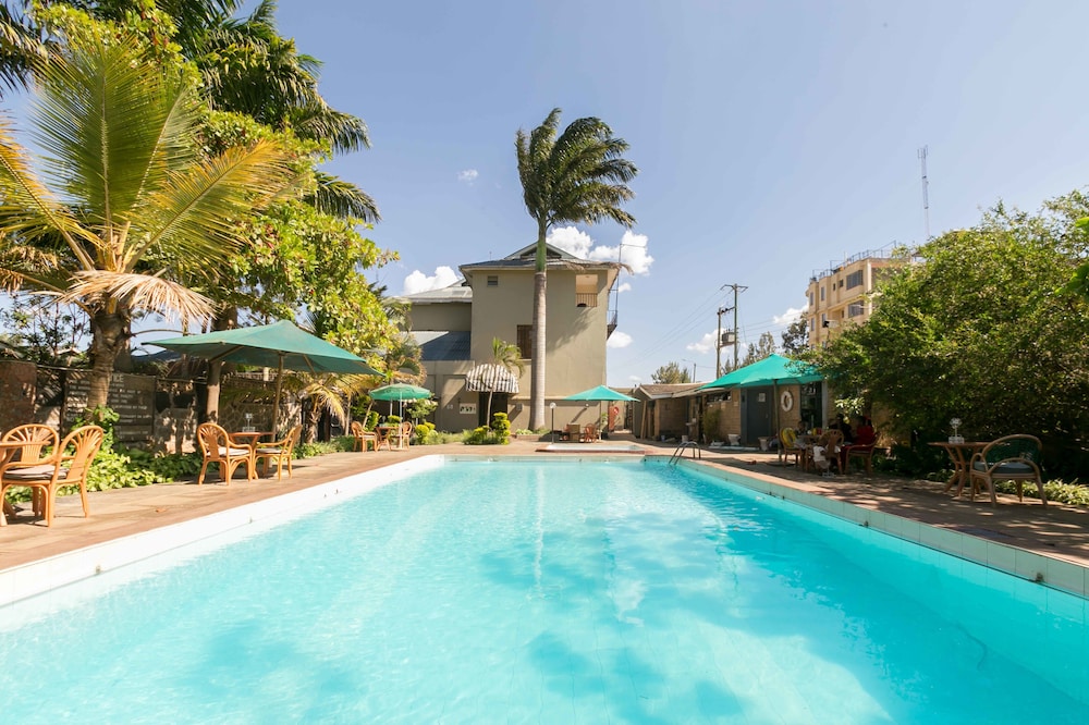 Fahari Gardens Hotel 40/50