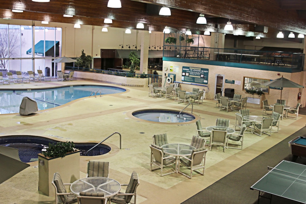 Holiday Inn Alexandria 24/42