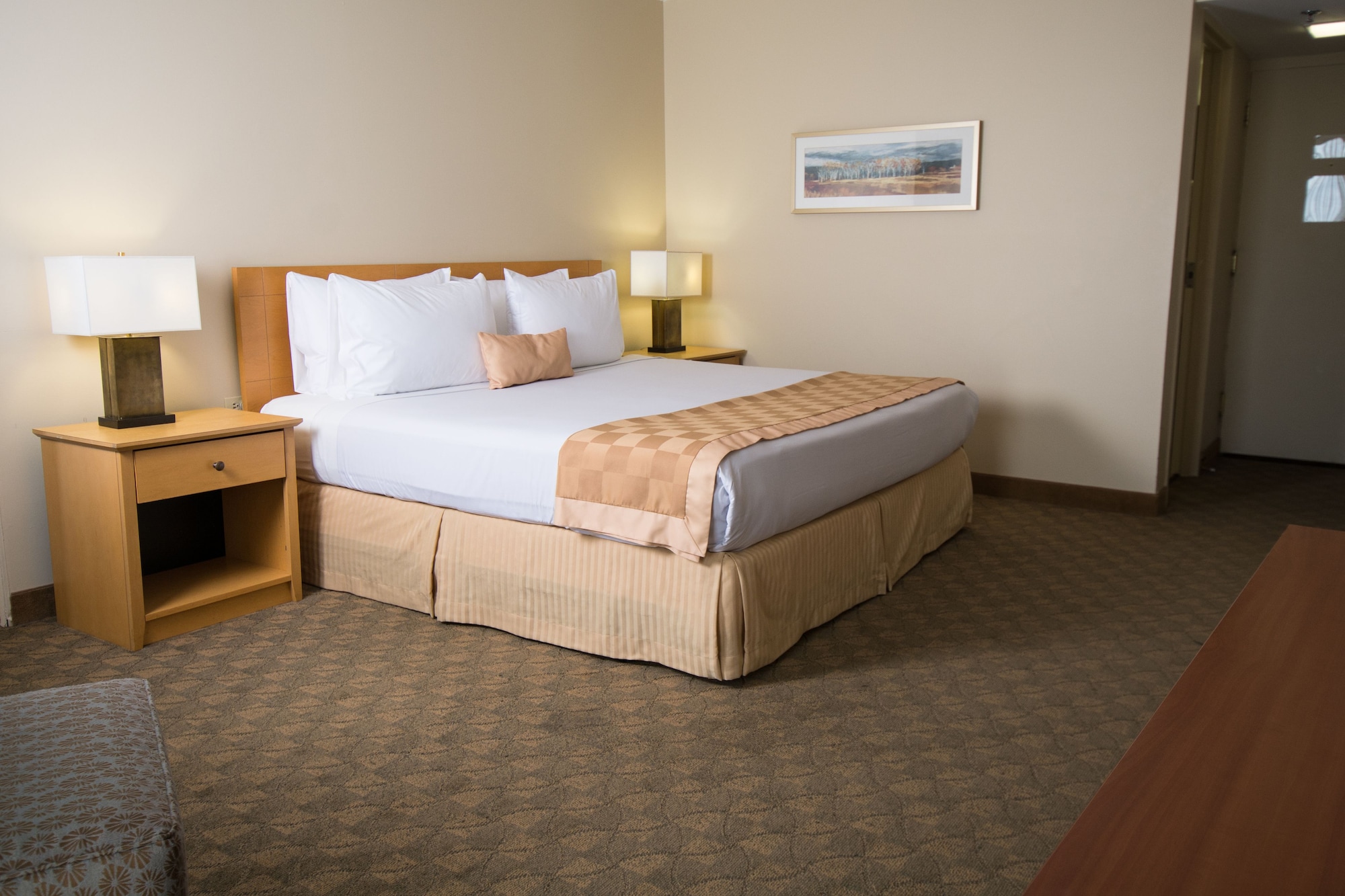 STANDARD, QUEEN BED