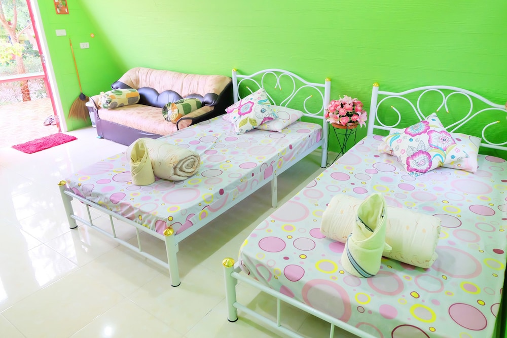 A Houses Homestay 25/90