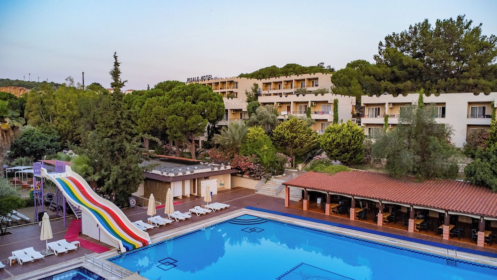 Pigale Beach Resort 55/66