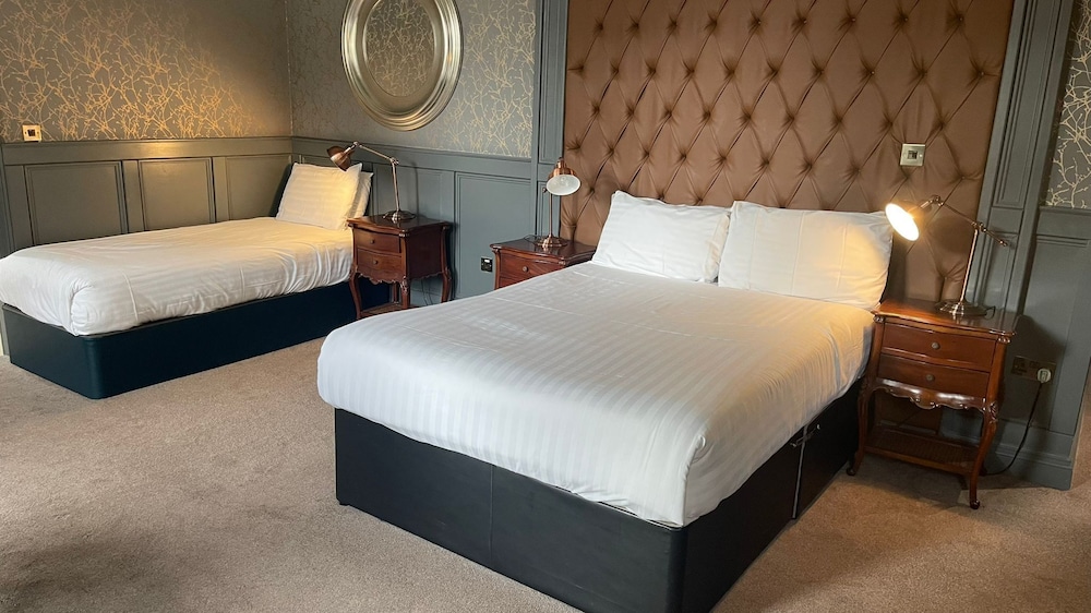 ROOM, TRIPLE